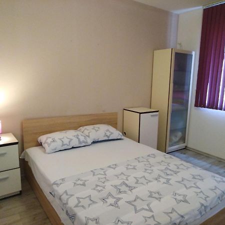 Cosy Central Apartment Варна Екстериор снимка