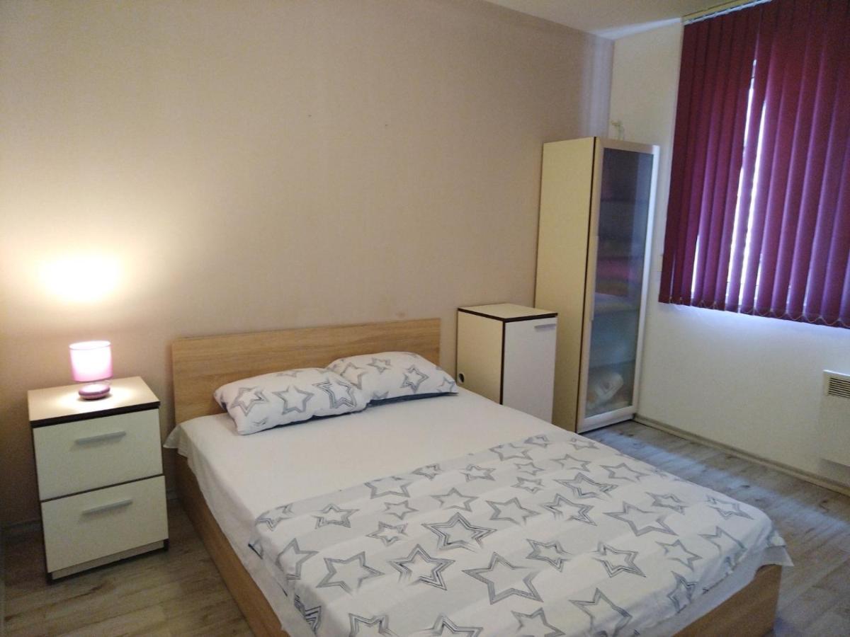 Cosy Central Apartment Варна Екстериор снимка